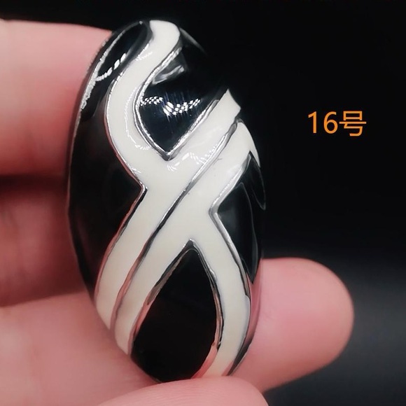 Dramatic Ring Abstract Black Stainless Steel Ring NWOTs Size 11 US - Picture 1 of 9